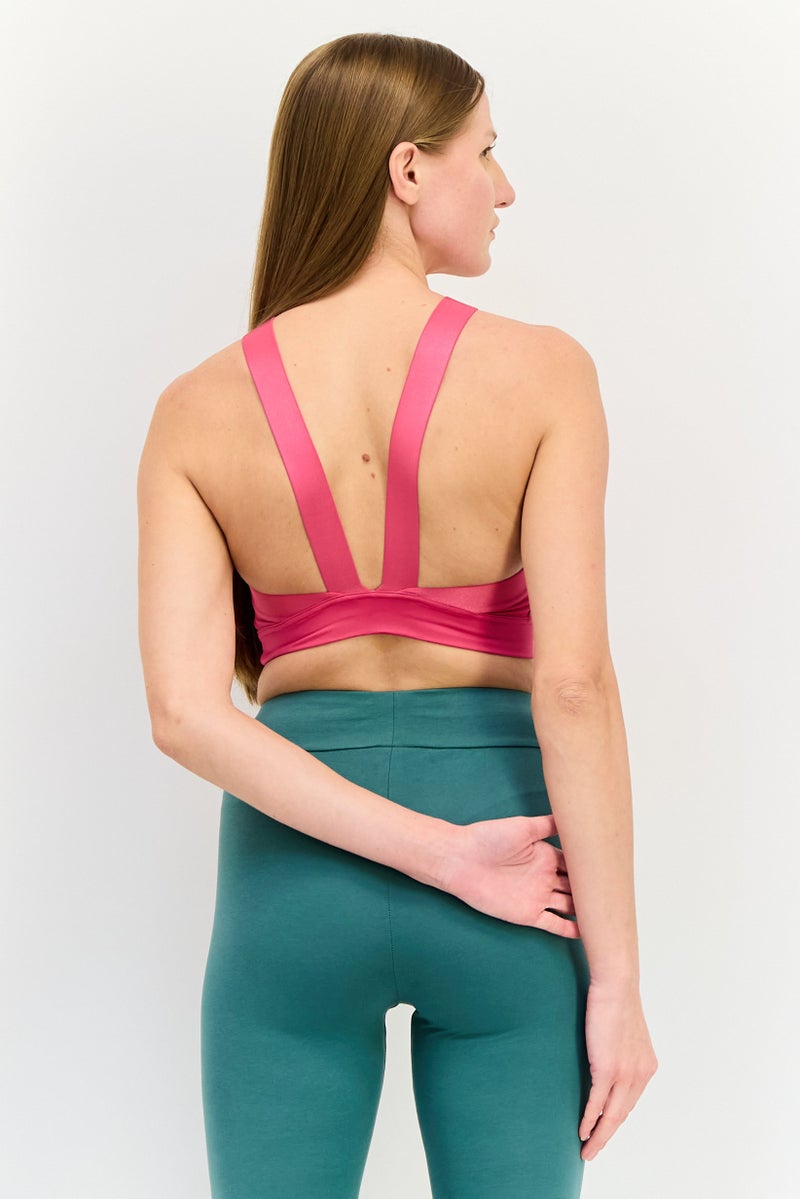 PUMA سوتيان رياضي خفيف مبطن بشعار العلامة التجارية للنساء، وردي داكن - Image 4